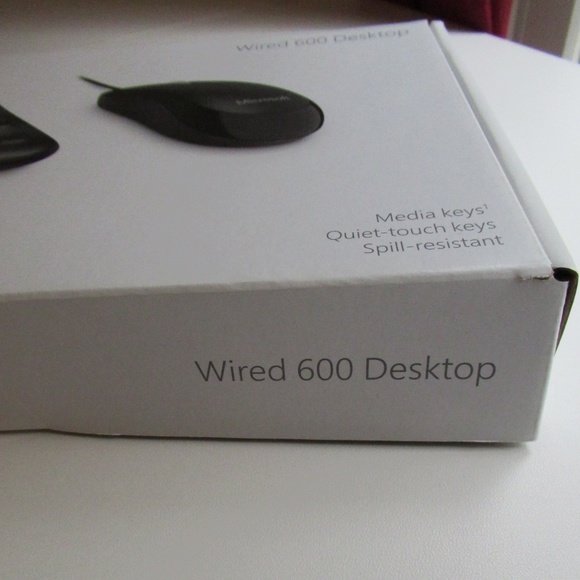 Microsoft Wired 600 Keyboard & Mouse set - Picture 7 of 9